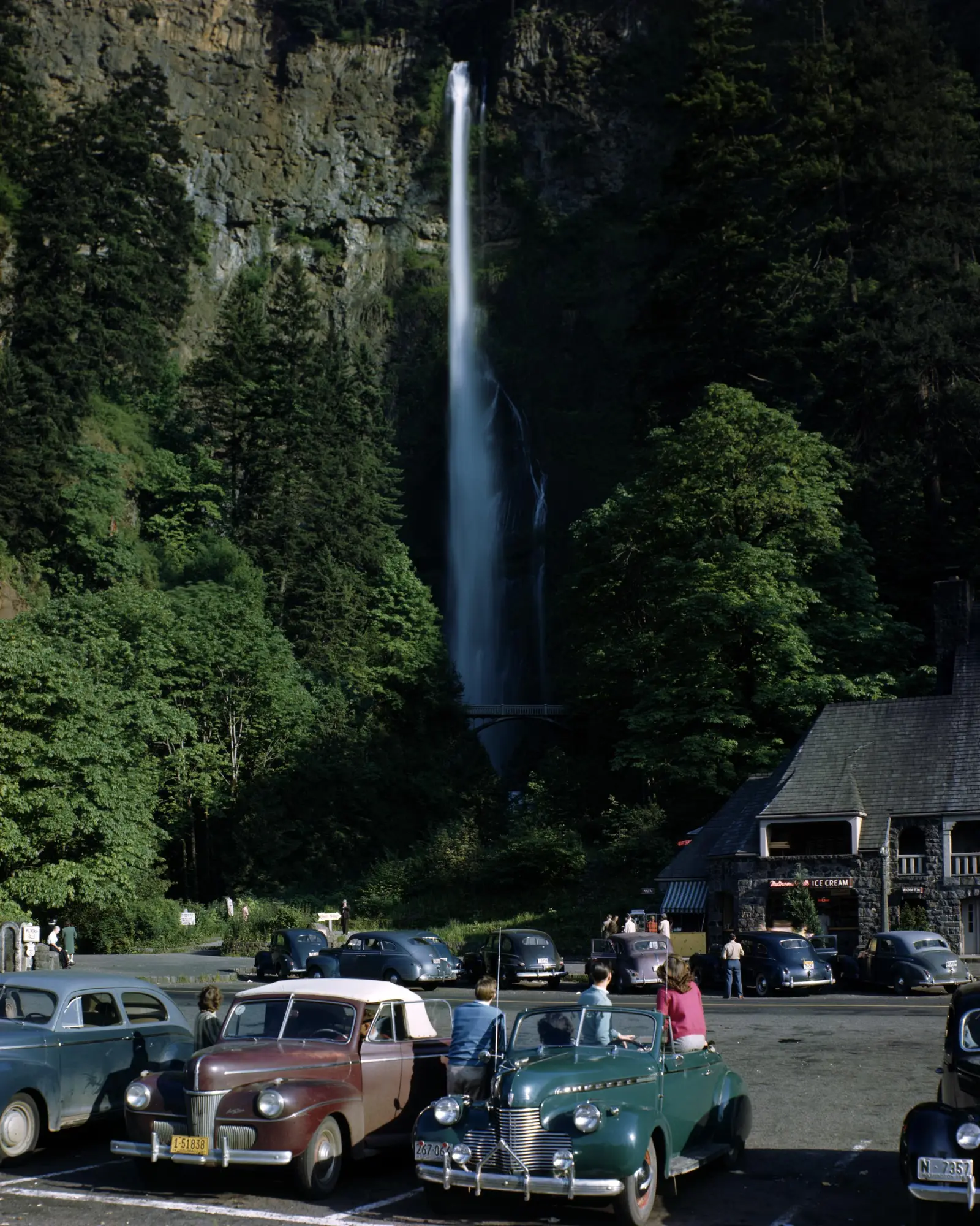 Multnomah Falls — natural wonders site in the Pacific Northwest